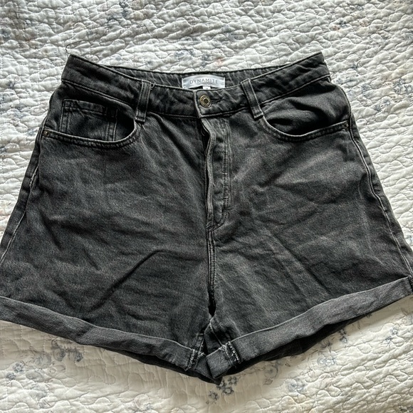 DYNAMITE Shorts - Picture 1 of 2